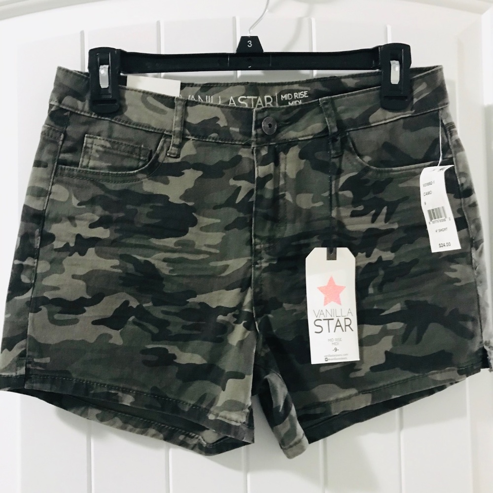 SOLD⬇️🆕Vanilla Star Mid-Rise Midi Camo Shorts-NWT